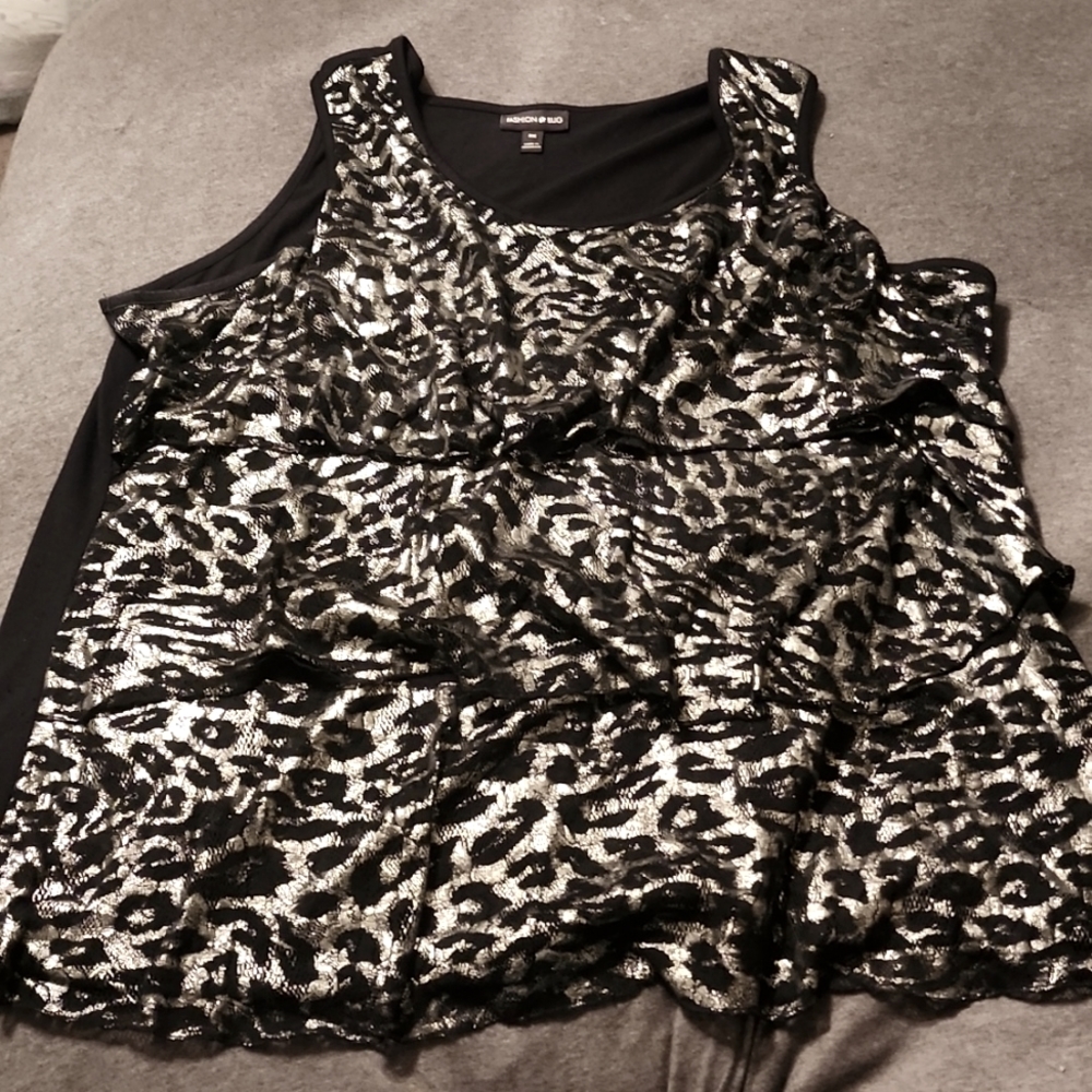 2x Ruffled Tank